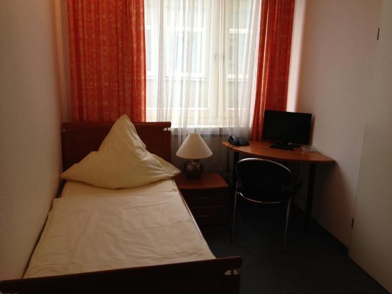 Hotel Schwarzer Bär Hannover Exterior foto
