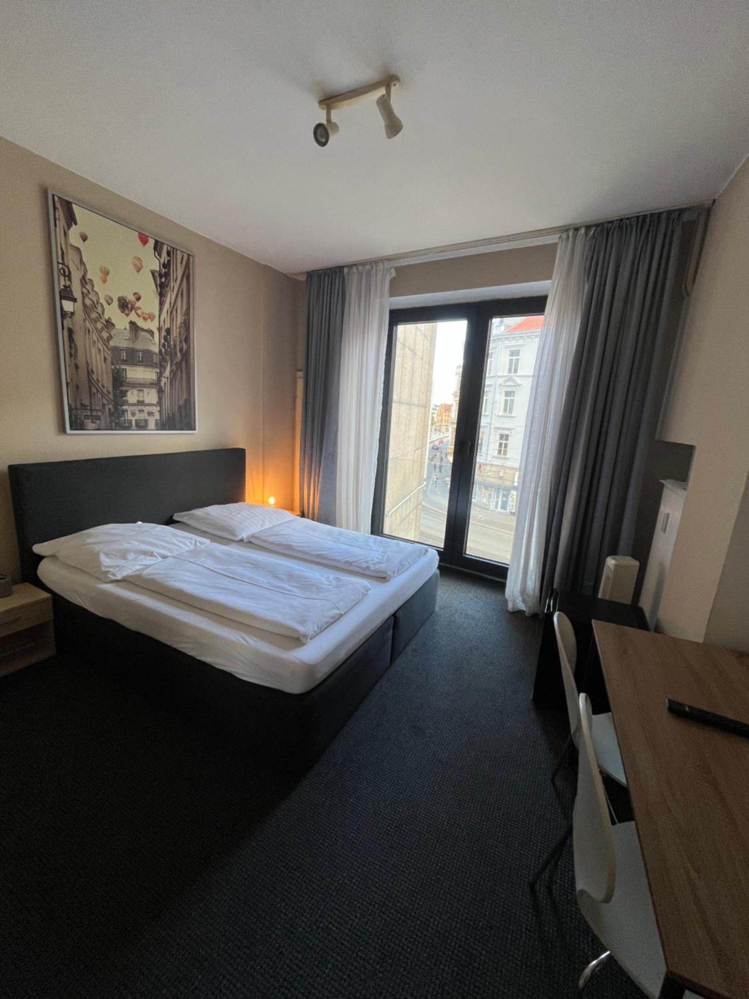 Hotel Schwarzer Bär Hannover Exterior foto